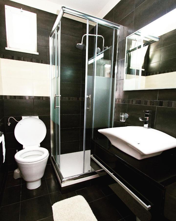 Deluxe Suites Mandic Omiš Esterno foto