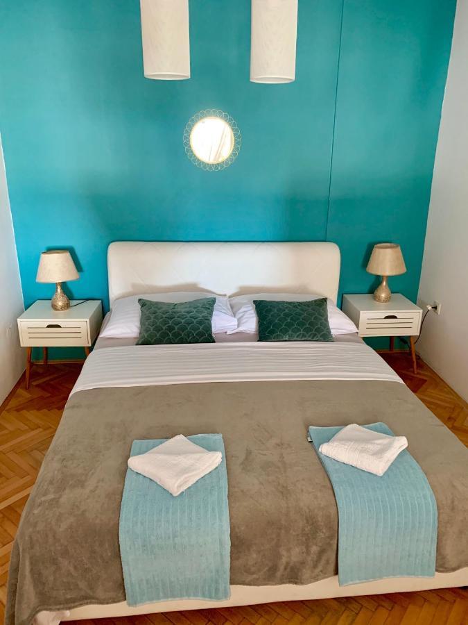 Deluxe Suites Mandic Omiš Esterno foto