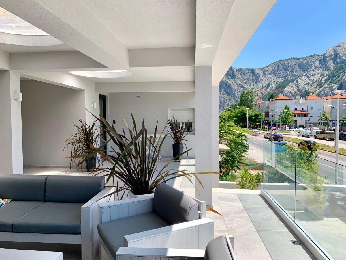 Deluxe Suites Mandic Omiš Esterno foto