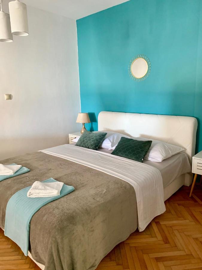 Deluxe Suites Mandic Omiš Esterno foto