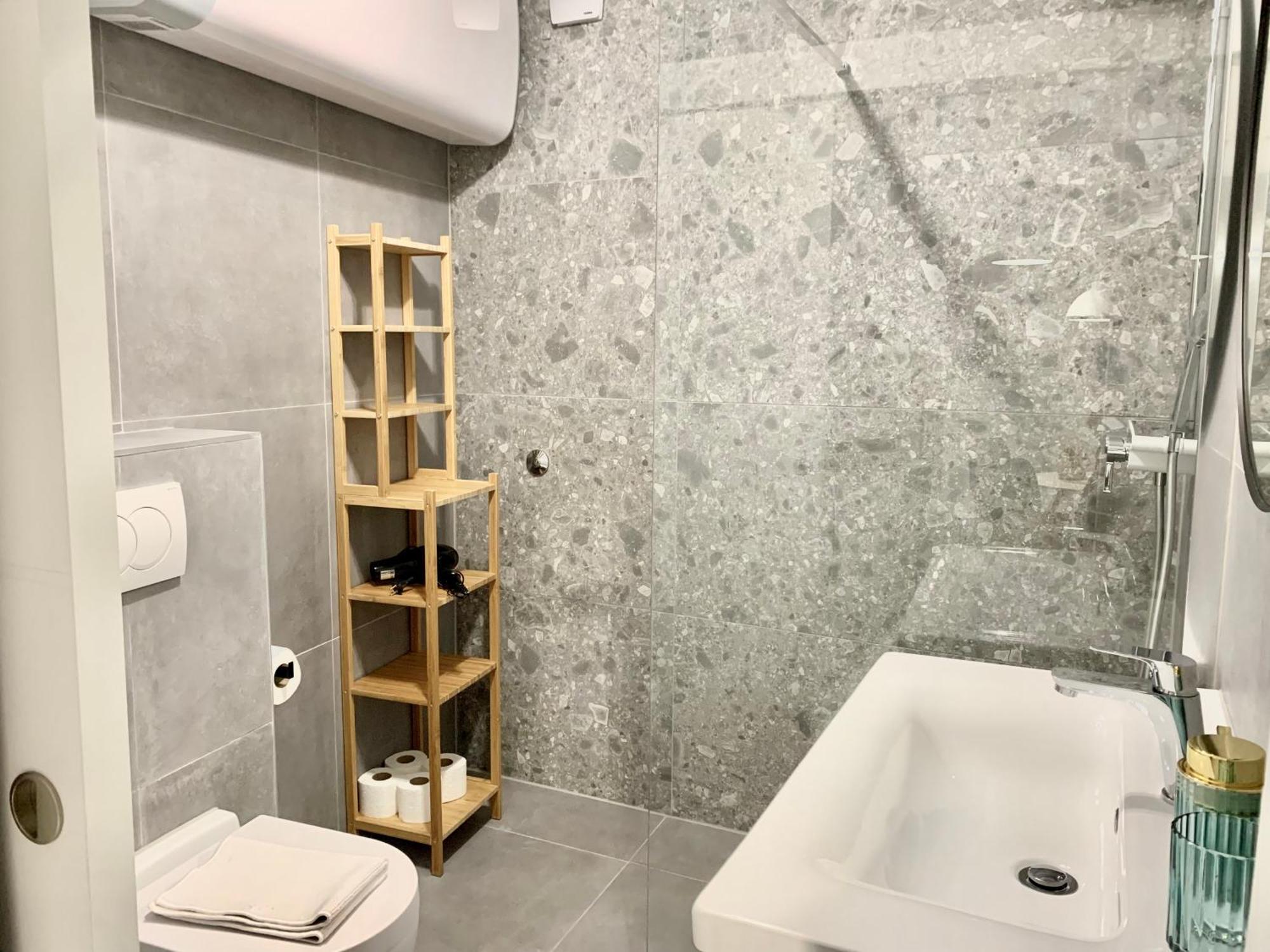 Deluxe Suites Mandic Omiš Esterno foto